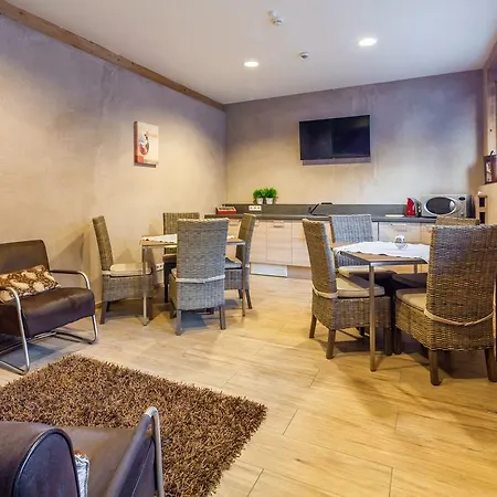 Gasthaus-pension Reiterklause 로이타쉬